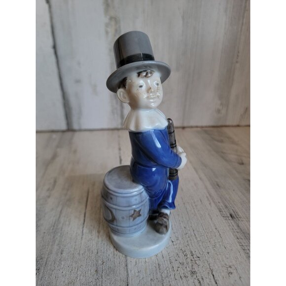 Royal Copenhagen 4524 February boy juggler Hans H hansen barrel figure - Picture 2 of 6